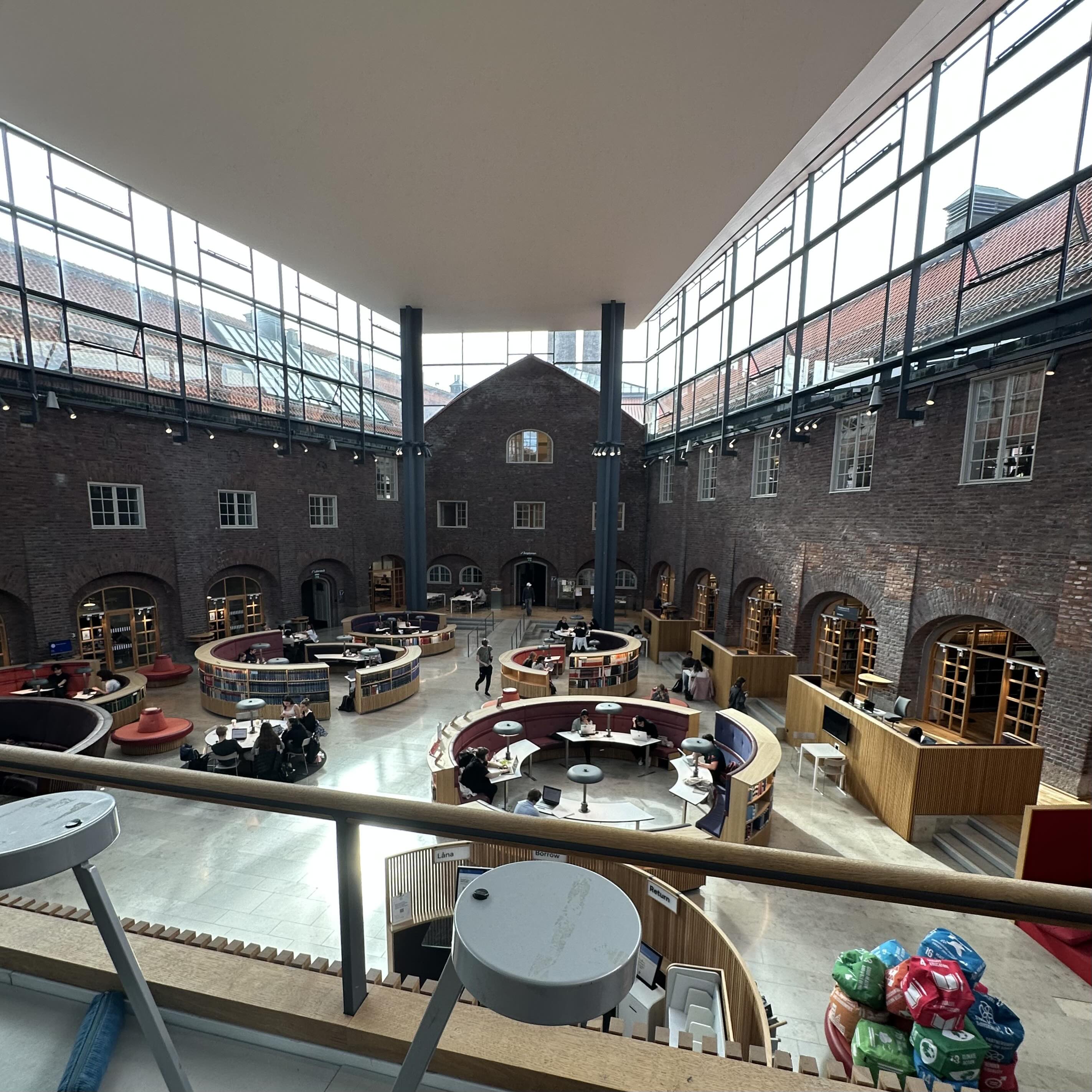 KTH biblioteket balcony.